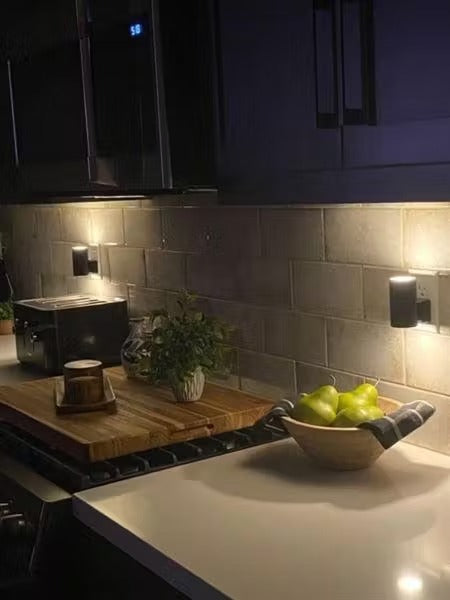 Lampka Nocna | Automatyczne Ciepłe Światło LED do Sypialni